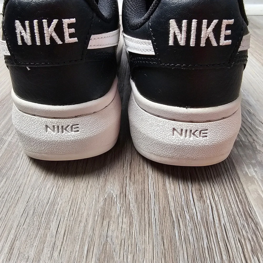 Nike Womens Court Vision Alta Platform Sneakers 8 Black White Casual DM0113-002